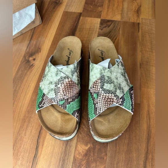 💚FREE PEOPLE Sidelines Flatform Sandals 👡 - Picture 6 of 16